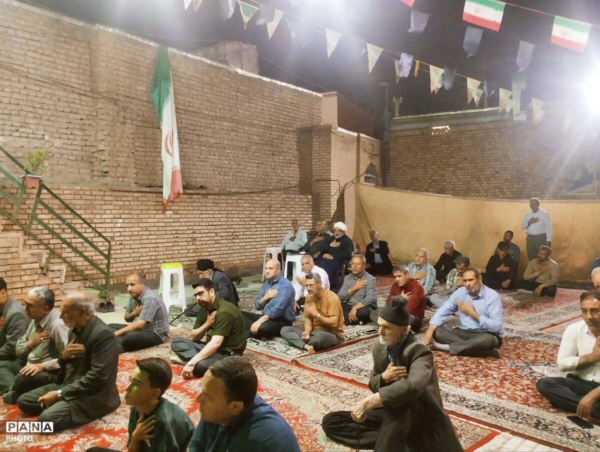 سوگِ غربتِ جوادالائمه (ع)؛ دل‌های شکسته در شبی آکنده از اشک به هم رسیدند