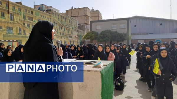 مراسم بزرگداشت شهید سید حسن نصرالله در دبیرستان هوشیار ناحیه یک مشهد