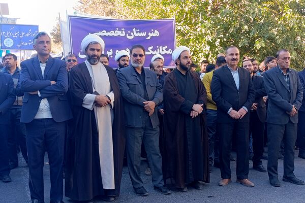 راهپیمایی سیزده آبان در شهرستان نیشابور
