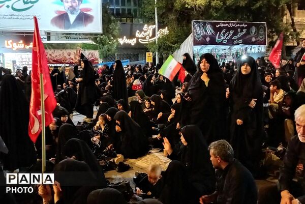 نوای عشق حسینی در میادین بجنورد طنین‌انداز شد