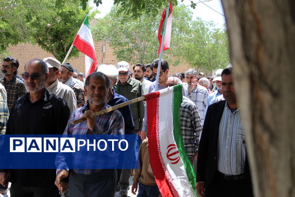 شادپیمایی مردم شهر درق پس از عملیات وعده صادق 3 در روز عید غدیر