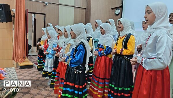 جشنی پر از طنین شادی دانش آموزان در سالن شهید شوشتری