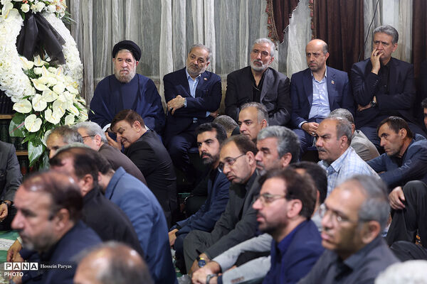 مراسم بزرگداشت رهبر شهید انقلاب و شهدای جنگ تحمیلی
