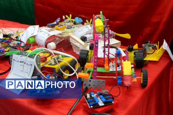 رونمایی از خلاقیت دانش‌آموزان؛ نمایشگاه جابر بن حیان در قیامدشت