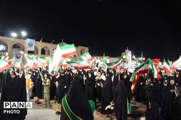 نمایش اقتدار و حمایت از رهبری در یزد