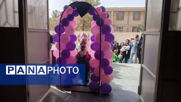 برگزاری جشن شکوفه ها در دبستان حضرت آسیه (س) شهر رباط‌سنگ