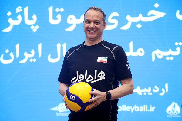 نشست خبری مربی تیم ملی والیبال