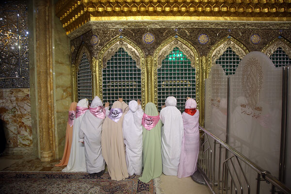 دختران، مهمان حضرت معصومه(س) شدند