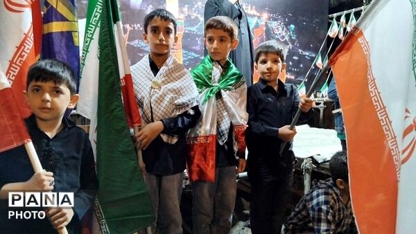 هم‌نوایی فرهنگیان و دانش‌آموزان اهر در سوگواره شبانه رهبر شهید