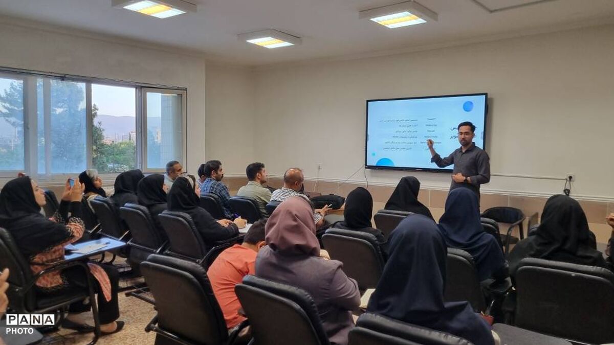 آموزش رسمی با فناوری‌های نوین پیوند می‌خورد