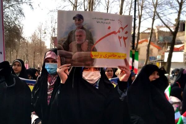 ایستادگی و حضور گرم مردم دماوند در راهپیمایی ۲۲ بهمن