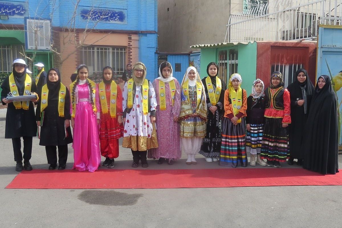 فجر دانش آموزی در قلبِ ری