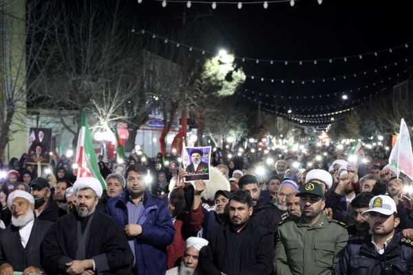 اجتماع بزرگ اقوام شهرستان راز و جرگلان در بیعت با رهبر سوم انقلاب و حمایت از رزمندگان اسلام