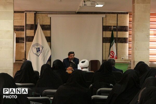  جلسه هم‌اندیشی همکاران پرورشی فیروزکوه 