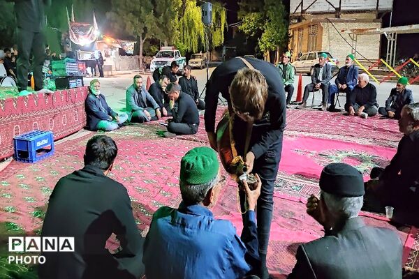 هیئت زنجیر زنی در هشتمین شب از ماه محرم الحرام در حسینیه شهدای شهر بار