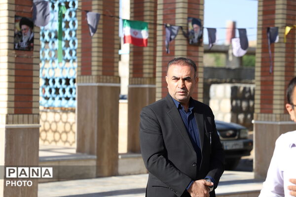 حضور کاروان فرهنگیان استان چهارمحال و بختیاری در مراسم تشییع رهبر شهید