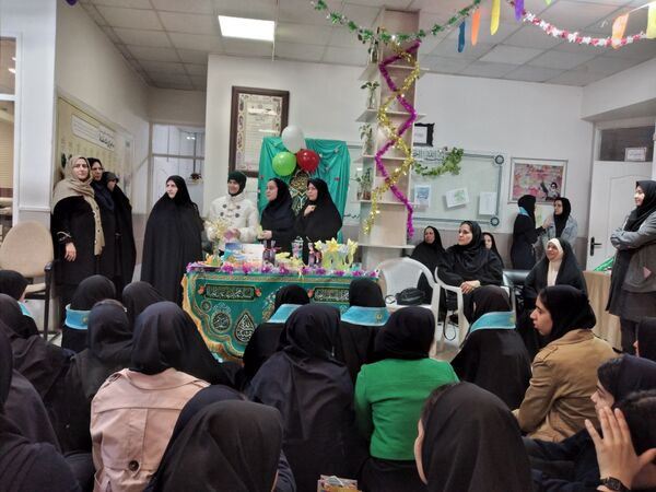 جشن نیمه‌شعبان در دبیرستان شاهد ارض اقدس ناحیه۳ مشهد