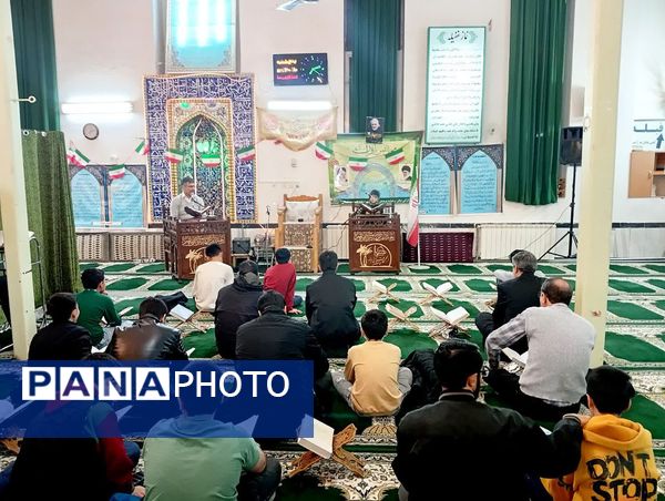 محفل انس با قرآن به مناسبت دهه فجر در کاشمر 