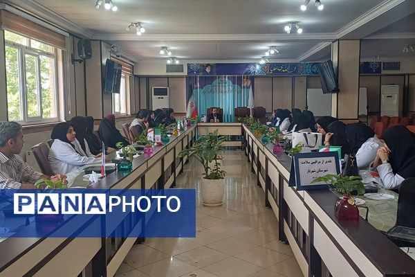 تقدیر از مراقبین سلامت و ارگان‌های مرتبط با حوزه سلامت در اداره آموزش و پرورش شهریار 