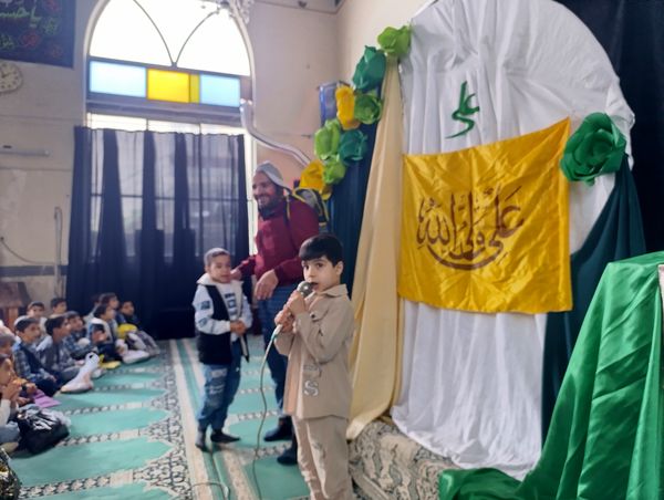 مسجد حسین‌بن‌علی (ع) میزبان لبخند دانش‌آموزان در جشن میلاد دو امام