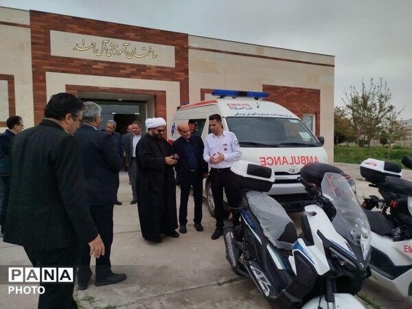رونمایی از یک دستگاه آمبولانس و دو دستگاه موتور لانس در کاشمر 