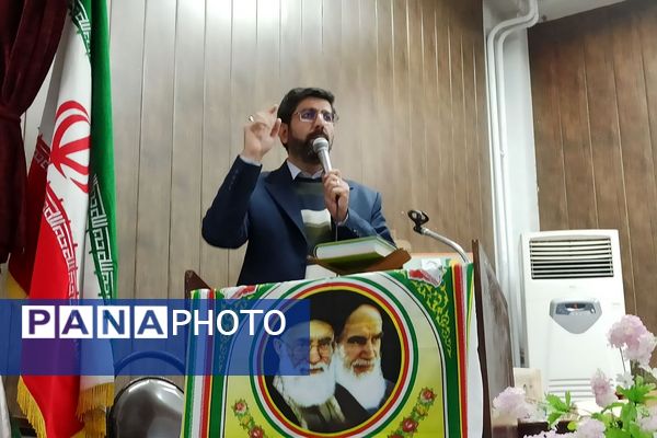 جشن انقلاب در ناحیه دو شهرری با حضور معاون پرورشی و فرهنگی شهرستانهای استان تهران 