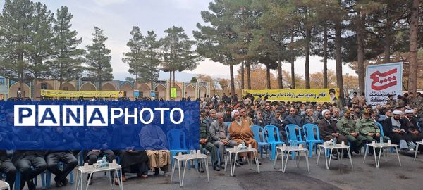  غبارروبی مزار شهدا در نیشابور 