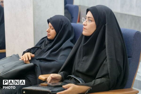 درخشش ستارگان ورامین در آیین تجلیل از نخبگان آموزشی