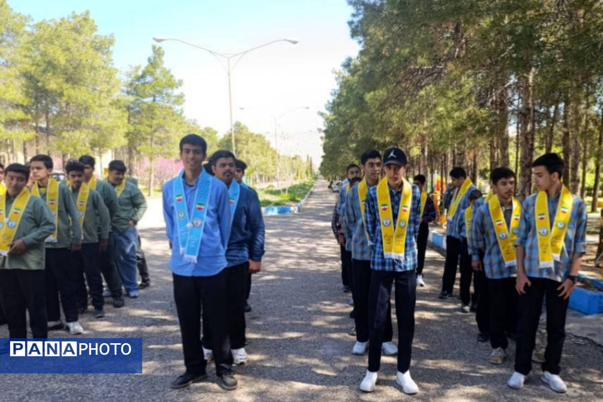 اردوی پسران پیشتاز متوسطه ناحیه 4 شیراز