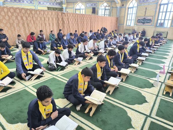 محفل انس با قرآن در دبیرستان سما 