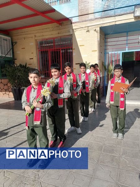 خادمان حرم امام رضا (ع) مهمان دبستان احمد کاظمی یک