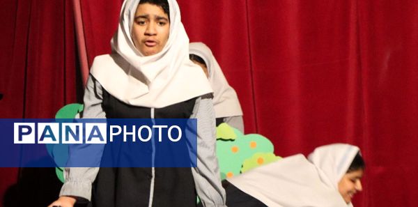 حضور نماینده استان در مرحله کشوری چهارمین جشنواره ملی تئاتر درسی در میناب