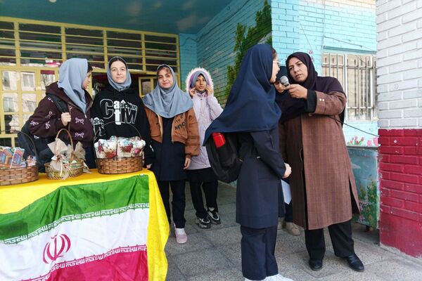 جشن میلاد امام زمان(عج) و ایام الله دهه فجر در مدارس شهرستان قدس
