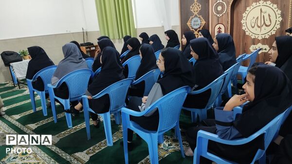 روایتگری دفاع مقدس در مدرسه امام حسین (ع) نیشابور 