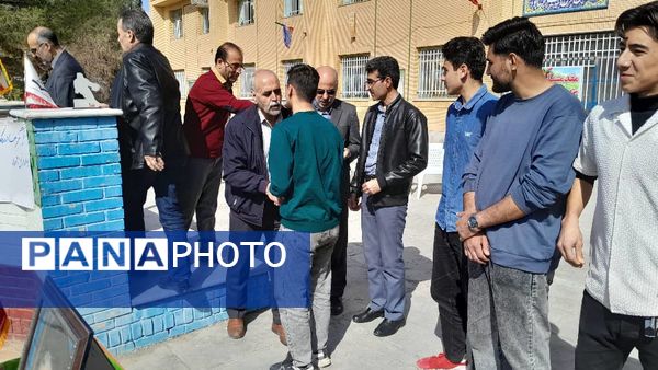 تقدیر از رتبه های برتر علمی-آموزشی، قرآنی، فرهنگی، ورزشی و هنری هنرستان شهید دیواندری سبزوار