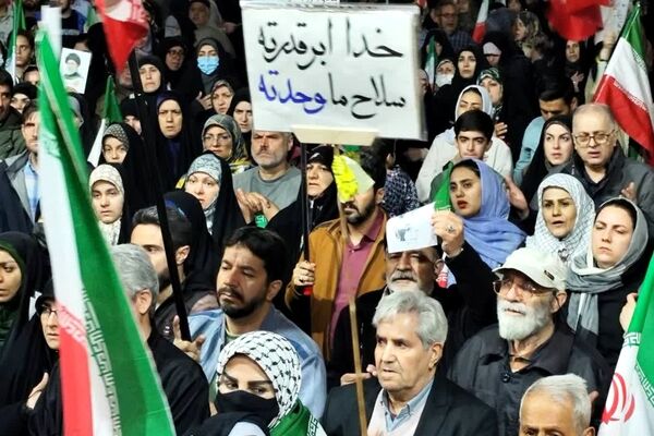 اینجا ایران؛ و نفس میهن و ولایت هنوز بلند است 