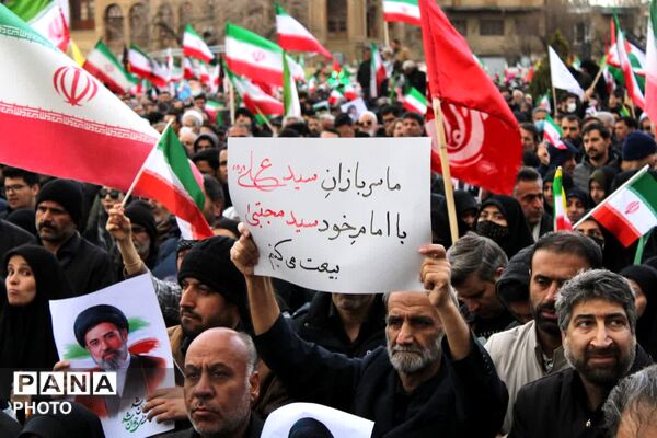 مراسم باشکوه بیعت مردم همدان با رهبر جدید انقلاب اسلامی 