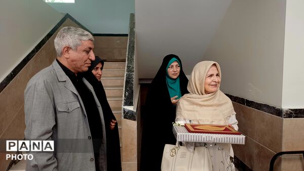 بازدید از مدرسه مشارکتی زنده‌یاد مریم باقری در منطقه ۱۶ تهران