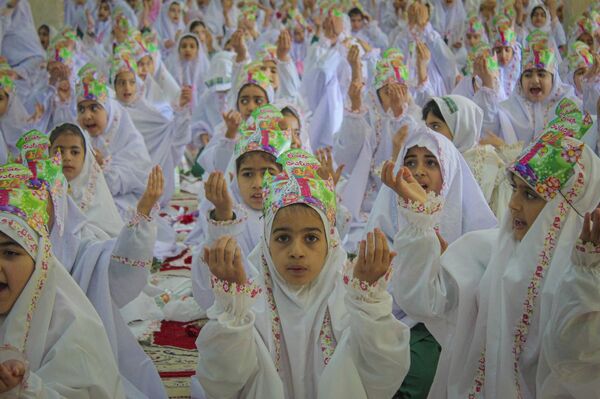 جشن تکلیف ۶۰۰دانش‌آموز دختر گتوندی