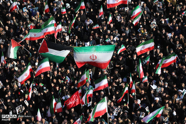 مراسم بیعت با سومین رهبر انقلاب در تهران - 2