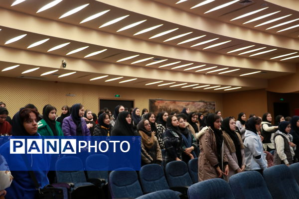 کارگاه آموزشی مهارتی دانش‌آموزان دختر نواحی پنجگانه تبریز در محیط خارج از مدرسه