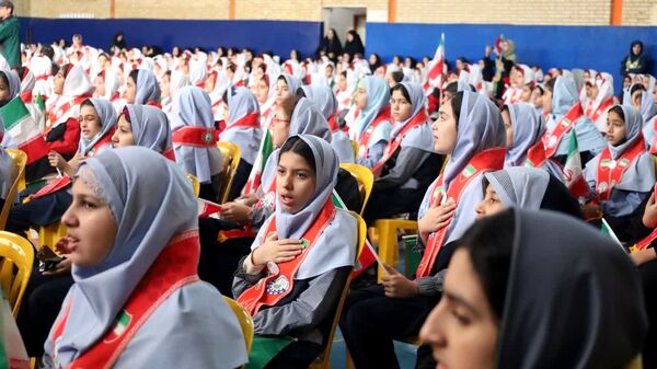 زنگ انقلاب نواخته شد