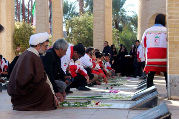 مثل نخل‌هایمان استوار ماندیم 