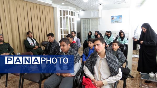 دیدار فرمانده واحدهای آموزشگاه‌های شهرستان خلیل‌آباد با امام جمعه