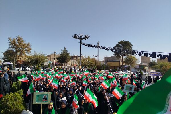 فریاد استکبار ستیزی از ورامین طنین انداز شد