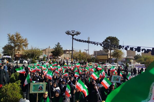 فریاد استکبار ستیزی از ورامین طنین انداز شد