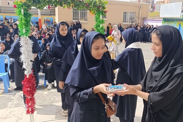 جشن جوانه ها در دبیرستان مهر نیشابور