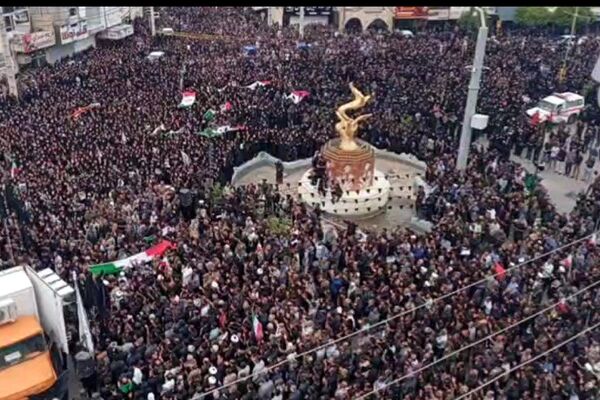 بدرقه ۱۶۸ دانش‌آموز شهید در عزای عمومی هرمزگان