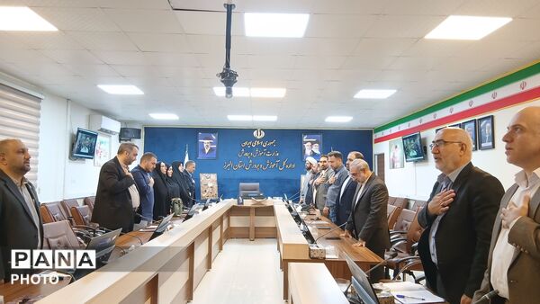 نشست بررسی و تحلیل بیانیه رهبر انقلاب درباره آغاز سال تحصیلی 