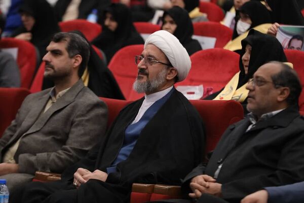 همایش تقدیر از مادران و همسران شهدا در دانشگاه قم